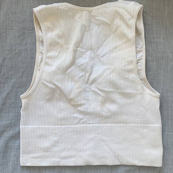 V neck white crop tank top - Picture 2 of 2